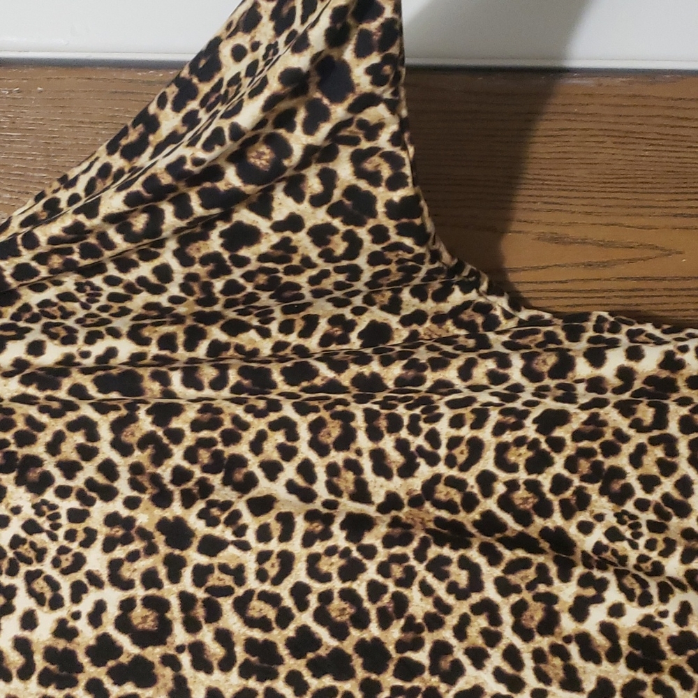 🌼New boutique cozy leopard top - Picture 14 of 16